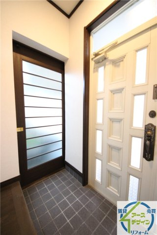 松が丘貸家の玄関