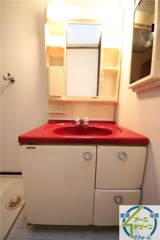 松が丘貸家の洗面所