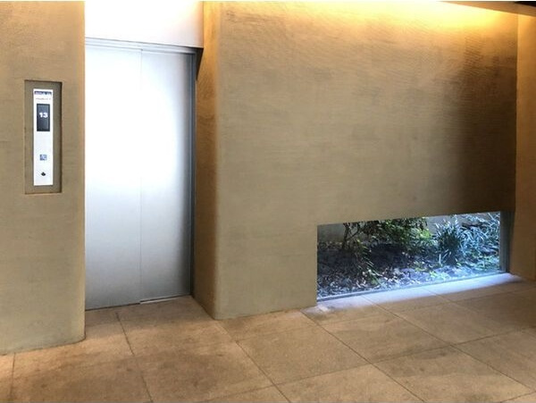 エルスタンザ葵のロビー