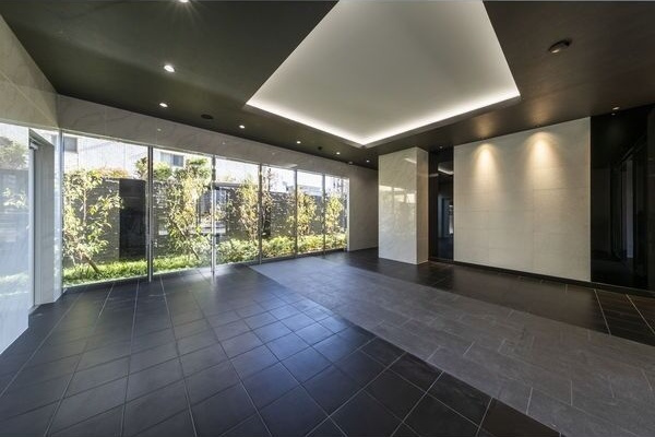 S-RESIDENCE志賀本通のロビー