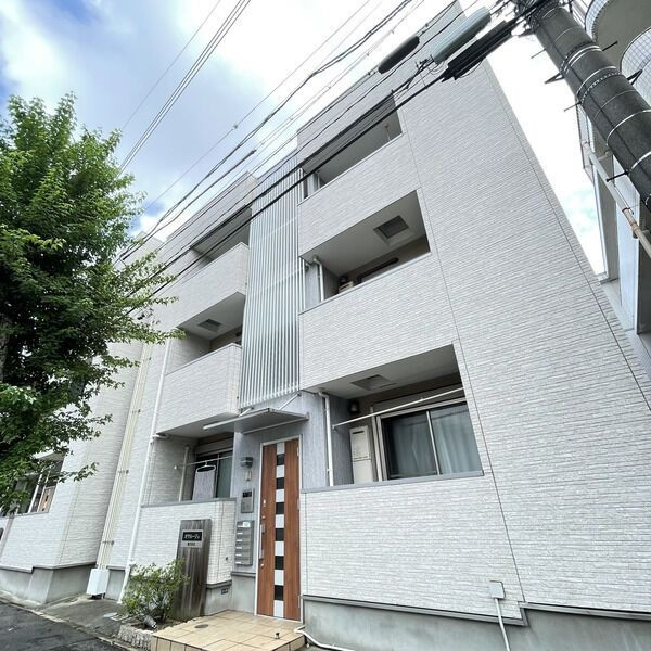 オウルージュ鶴里駅前の外観