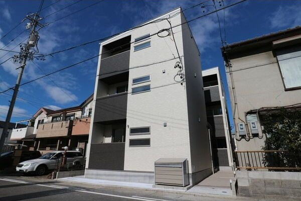 REGALESTこまどめの外観