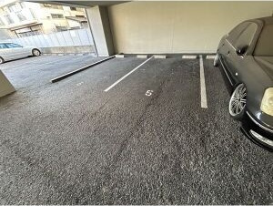 プランドール浅間町の駐車場