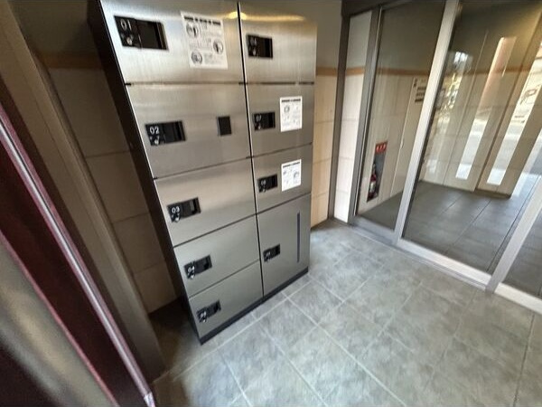 プランドール浅間町のエントランス