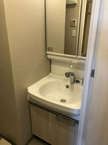 メイクスデザイン名駅南の独立洗面台