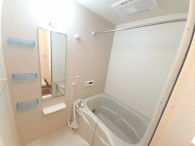 ウィステリア池下の浴室