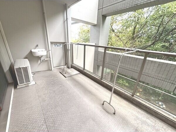パルシオ東山元町のバルコニー