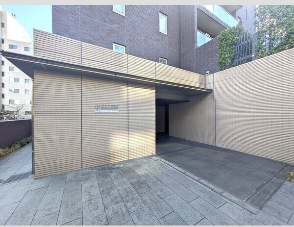 グランドヒルズ覚王山法王町のエントランス