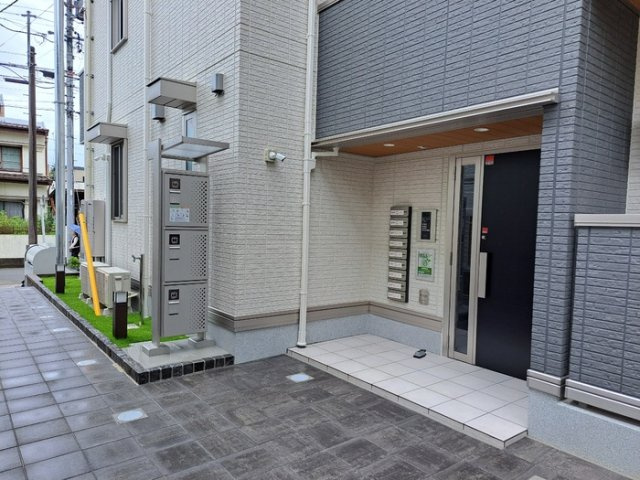 グラン仁所町のエントランス