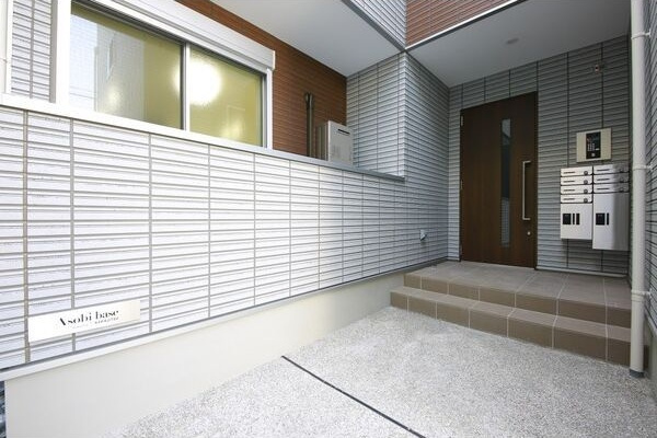 カームタイム栄生のエントランス