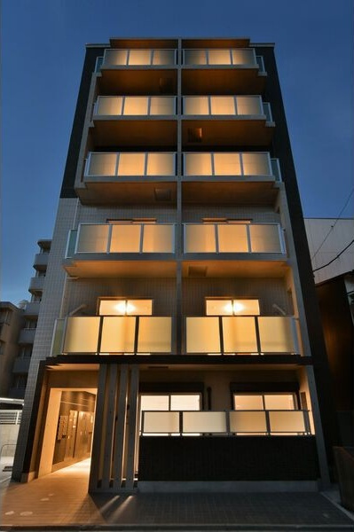 G+HONMACHIの外観