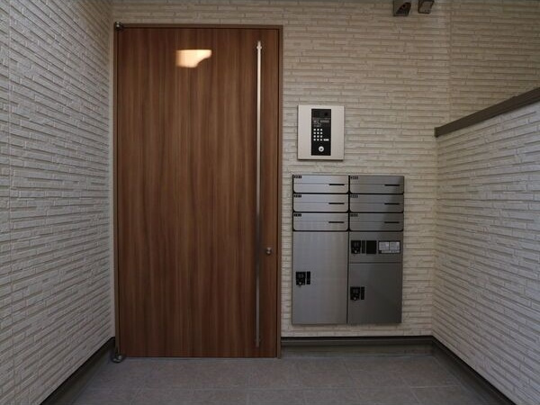REGALEST星ヶ丘のエントランス