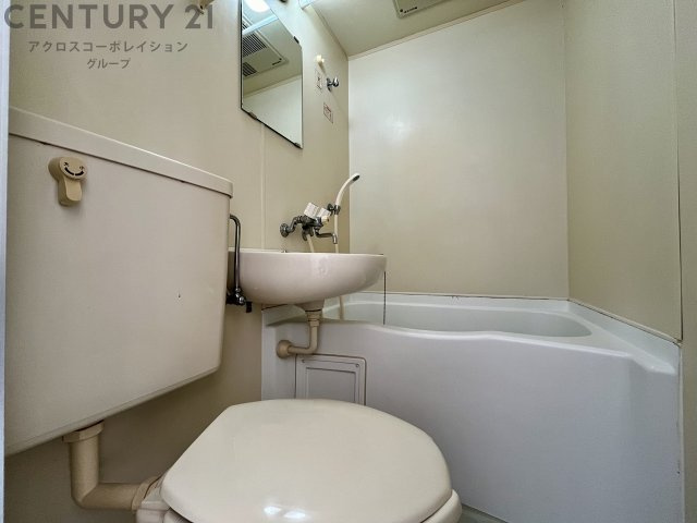 シンプルで機能的なユニットバスです♪