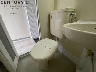 浴室内にトイレがあります！