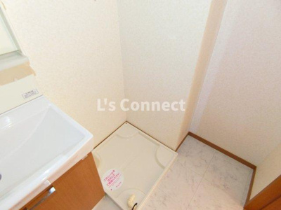 【設備】 | ラ・ヴィ | 室内洗濯機置き場には排水パン付き。