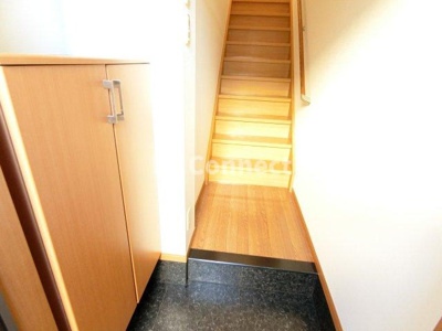 【玄関】 | ラ・ヴィ | 下駄箱で靴も収納できます。