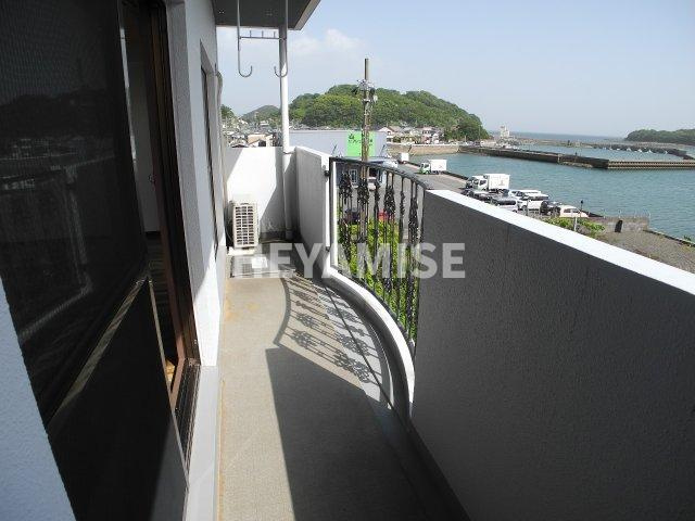 マーレ・カルディアのバルコニー