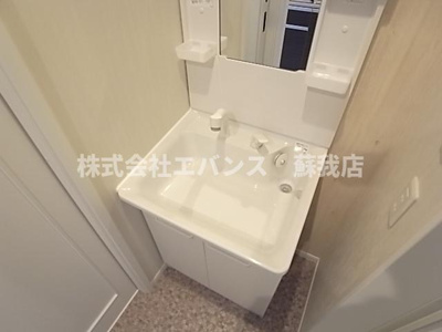 【独立洗面台】 | AQUE15 | 独立洗面台で身支度をすべて済ませてしまいましょう