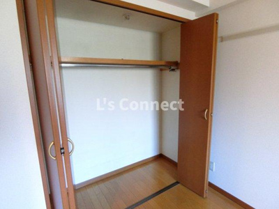 【設備】 | レジェンダ泉中央 | 北側洋室にもクローゼット付きです。