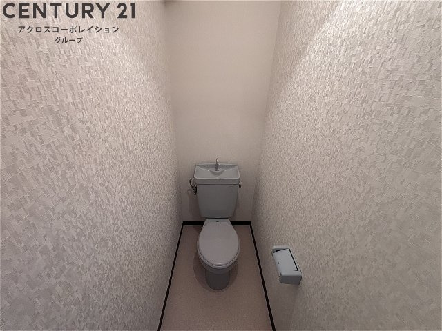 コンパクトで使いやすいトイレです