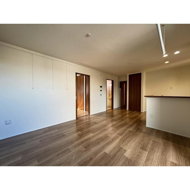 ポプリ中山の居間・リビング