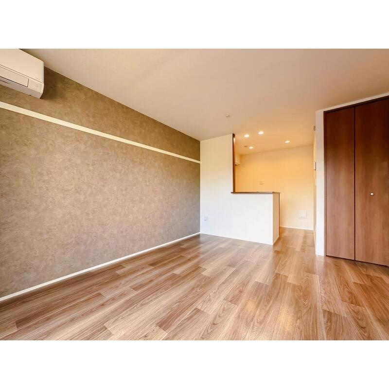 ポプリ中山の居間・リビング