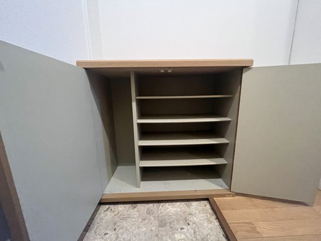 スタジオ根岸の玄関|シューズボックス