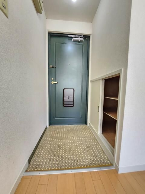 ＪＬＢグランエクリュ上野桜木の玄関