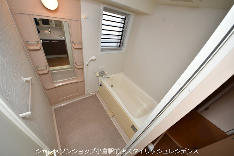 SQUARE152の浴室