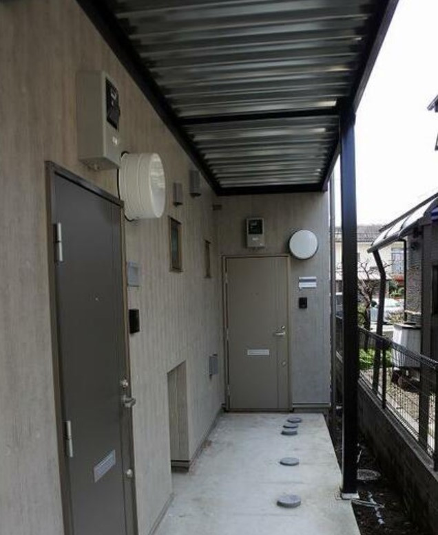 グランテラス中河原のエントランス