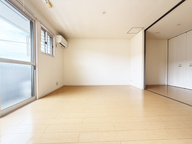 レセンテ高埇の洋室