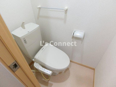 【トイレ】 | セッジフィールド桜ノ目 | 温水洗浄便座付きのトイレ。