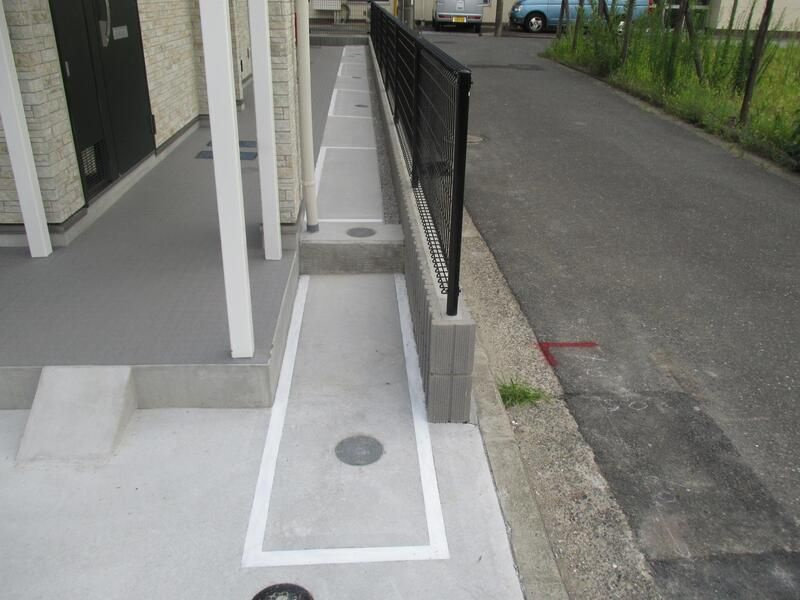 リブリ・HALEKULANIⅡのエントランス