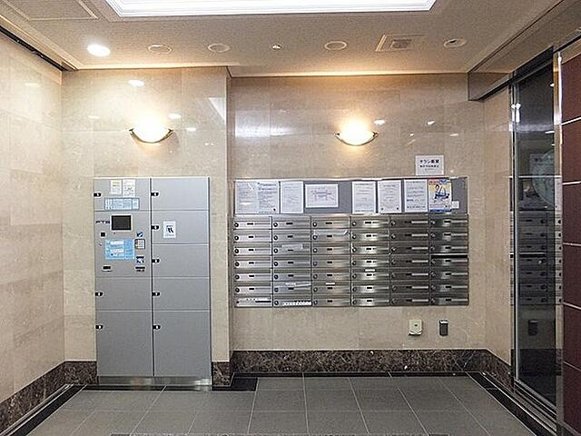 グリフォーネ横浜・平沼橋駅前のエントランス