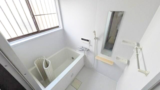 司ハイツの浴室