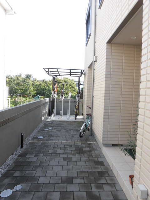 Ｂｒｉｇｈｔ ｃｏｕｒｔ 調布（ブライトコート　チョウフ）のエントランス|駐輪スペース