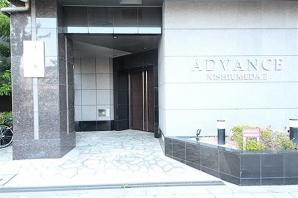 アドバンス西梅田Ⅱのエントランス