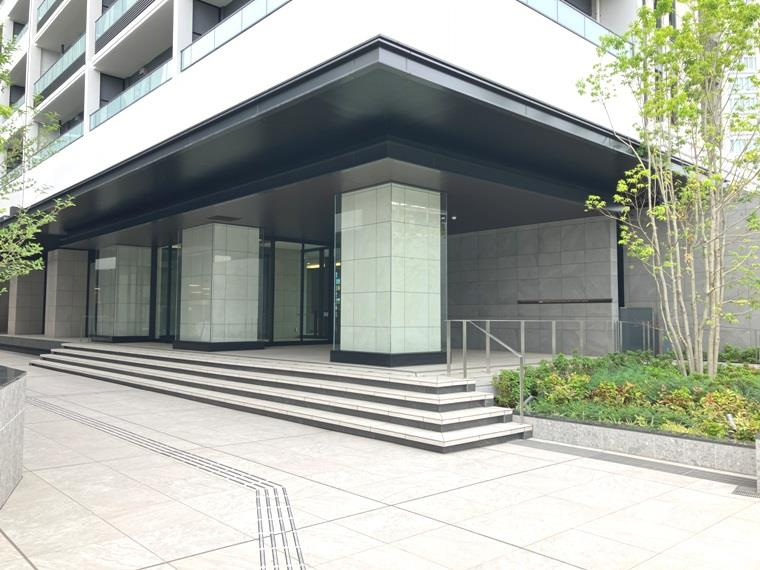 プラウドシティ武蔵浦和ステーションアリーナのエントランス