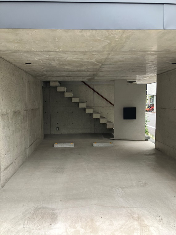 浅草橋戸建の駐車場