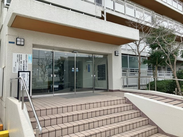 大船第参パークタウンＦ棟のエントランス