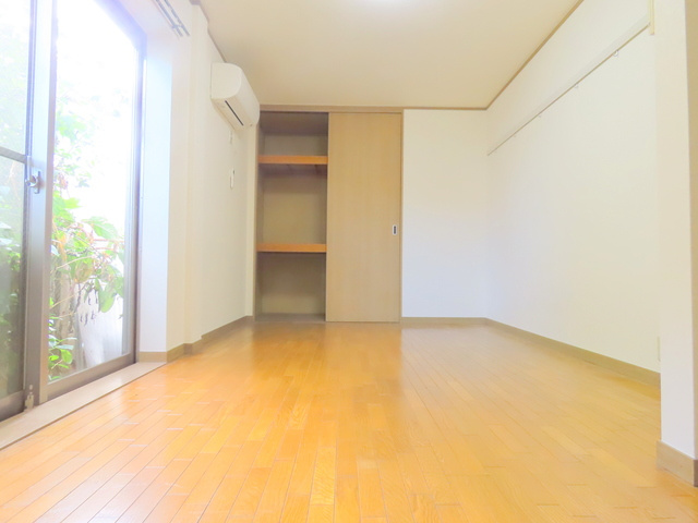 ヘーベル千歳台の居間・リビング