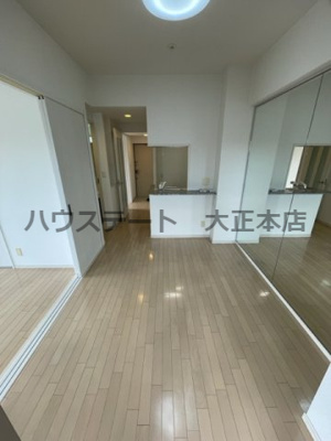 【居間・リビング】 | エステムプラザ難波WESTリバークロス 仲介手数料無料