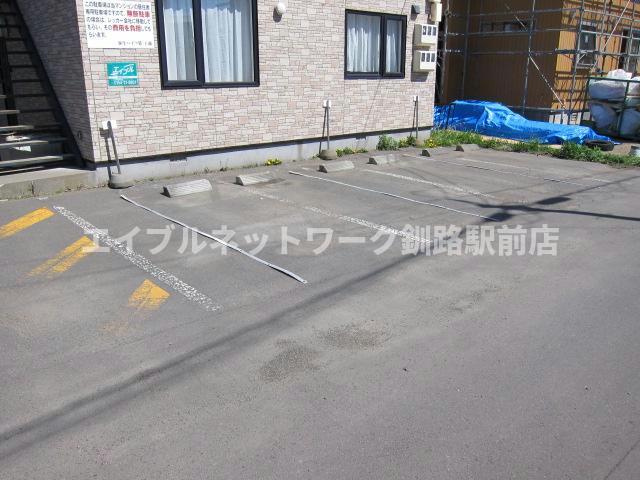 弥生ハイツＫＵＤＯＵＨ-Ⅱの駐車場