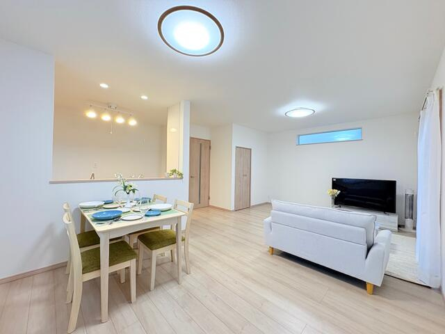 ハートフルタウン東武江曽島駅2期　新築一戸建ての居間・リビング