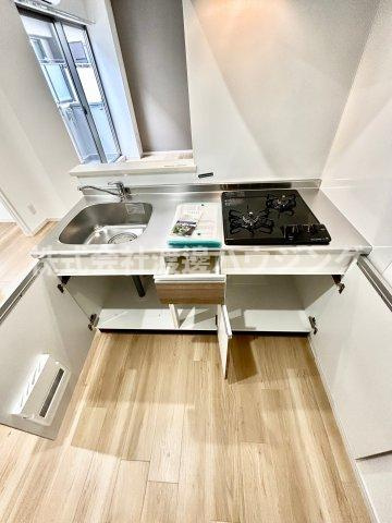 レジデンスデュオ江坂のキッチン|キッチン下収納