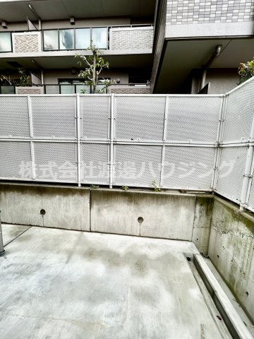 レジデンスデュオ江坂のバルコニー