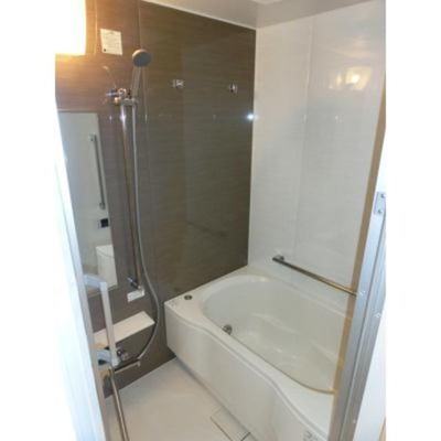 【浴室】 | パークアクシス上野三丁目 | ※写真は同タイプ住戸です。