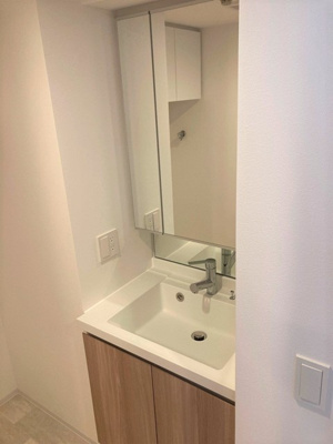 【洗面所】 | イプセ四谷 | ※写真は同タイプ住戸です。