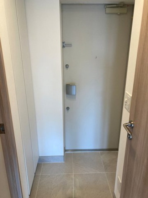 【玄関】 | イプセ四谷 | ※写真は同タイプ住戸です。