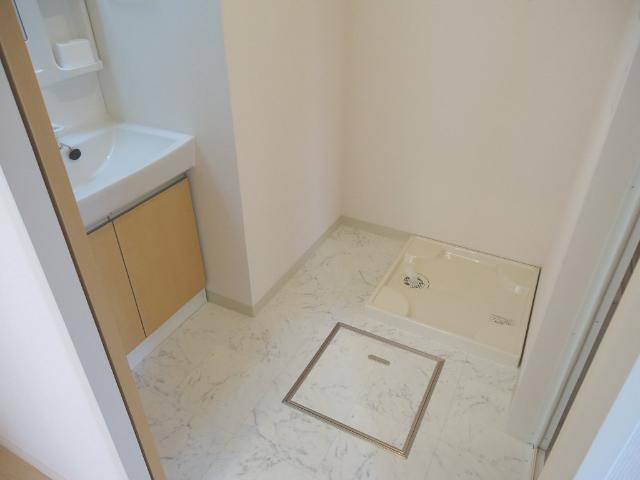 CASA　RIVIERA（カーサ　リヴィエラ）の洗面所|洗面